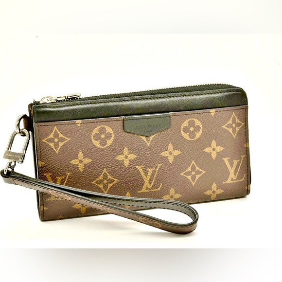 Louis Vuitton Dragonne Macassar Monogram Wallet/Clutch - Picture 2 of 15